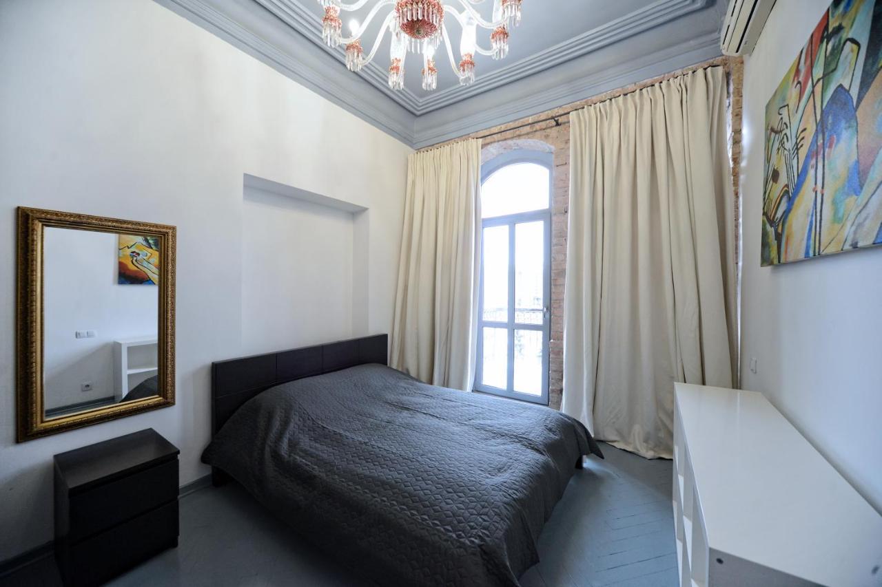Artol Gorodetskogo Apartment Kiev Exterior photo