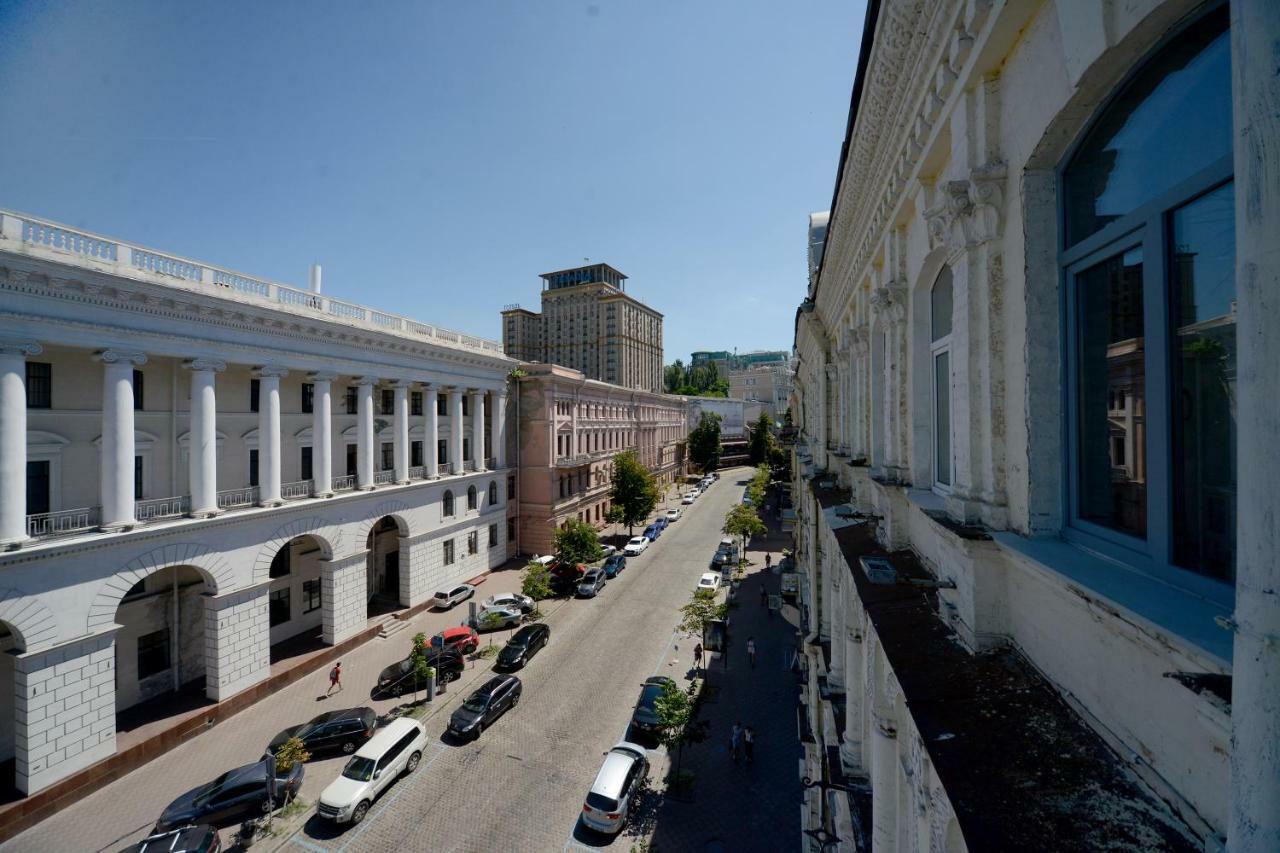 Artol Gorodetskogo Apartment Kiev Exterior photo